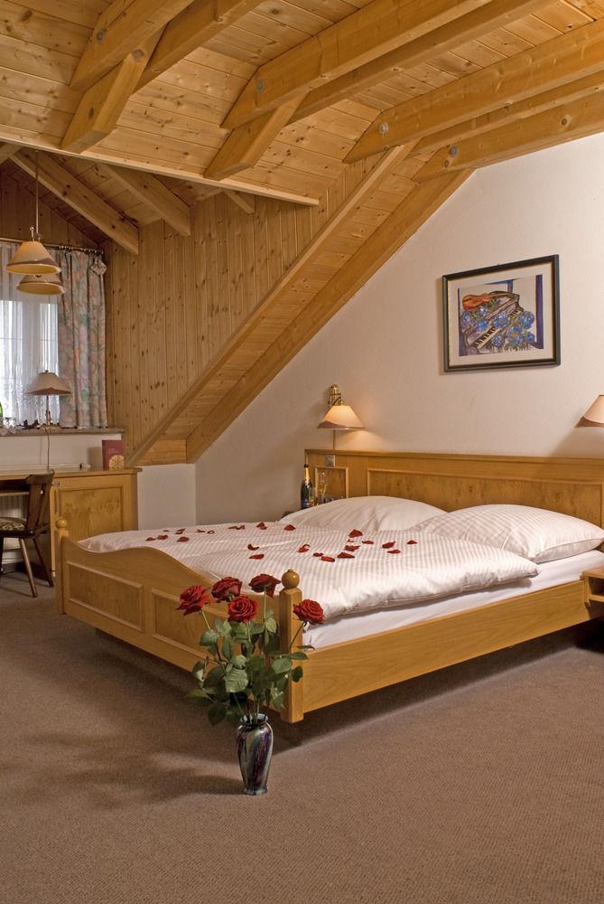 Hotel Zum Fischerwirt Baindlkirch エクステリア 写真